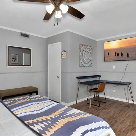 Modern Farmhouse 4 Bedroom Home Away From Home
