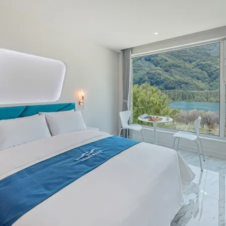 Chuncheon (Namiseom) River North Pool Villa