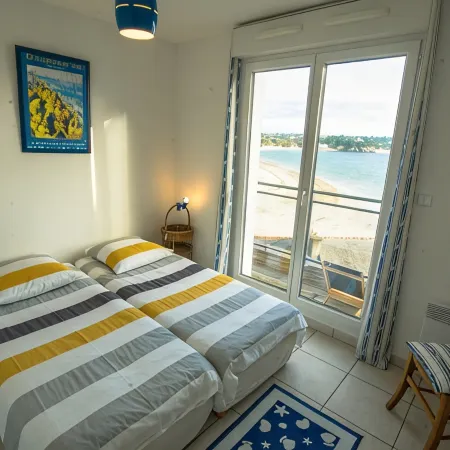Quiet flat with sea view, 2 bedrooms, free wifi