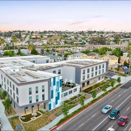 Fairfield Inn & Suites San Diego Pacific Beach Отели рядом с достопримечательностью «Пляж Мишен-Бич»