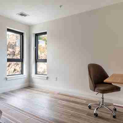 Modern 2 Bedroom 2 Bath Apartment in Heart of Quincy Rooms