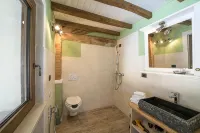 Charming Alessandria Retreat with Queen-sized Bed & Shared Outdoor Pool