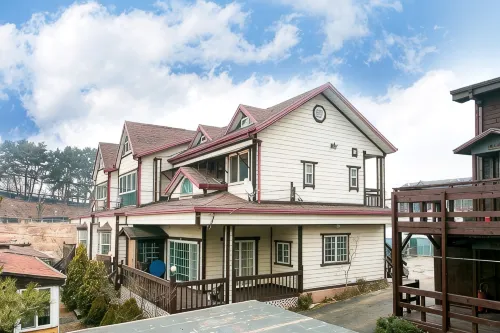 Hwaseong Yeoulteo Pension - Homestays