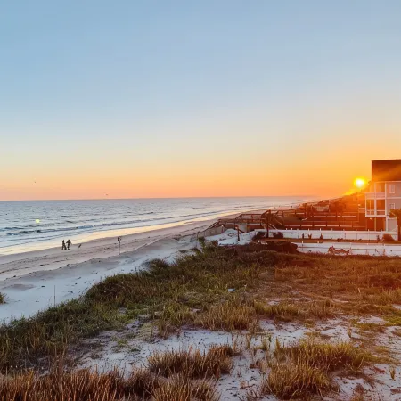 OCEANFRONT CONDO AMAZING VIEWS OF TOPSAIL BEACHES!