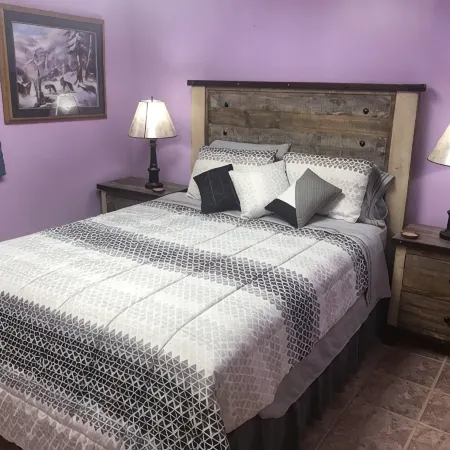 Centrally located in the beautiful Black Hills Hotele w: Lead