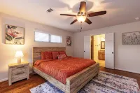 Cozy Lakefront Serenity-Dock & Boatlift, Firepit & Fish