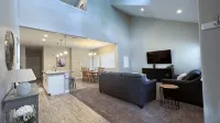 It's all about Location! This Downtown Retreat = easy access to the heart of GJ. - 3つ星