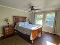 Cozy Cottage on the Lake - 3-Star