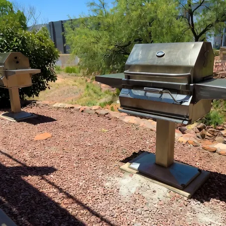 Sedona Cozy Condo with Pool, Walk to Restaurants, 4-Min to Hiking, Near Stores