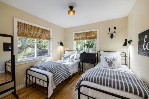 The B’s Hive Cottage - 3-Star