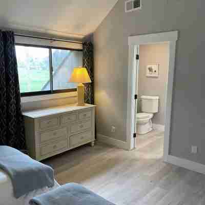Perfect for Golfer's, P-baller's and Beach Goer's! Rooms