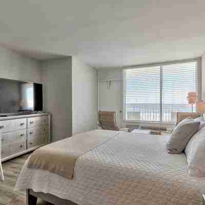 Direct Oceanfront Condo - Amazing View and Soothing Breeze Rooms