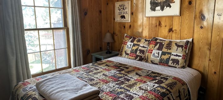 Bigfoot's Bunkhouse! Cozy Cabin, Cool Breeze Dogs Welcome! 45 min to white sands クラウドクロフトのホテル