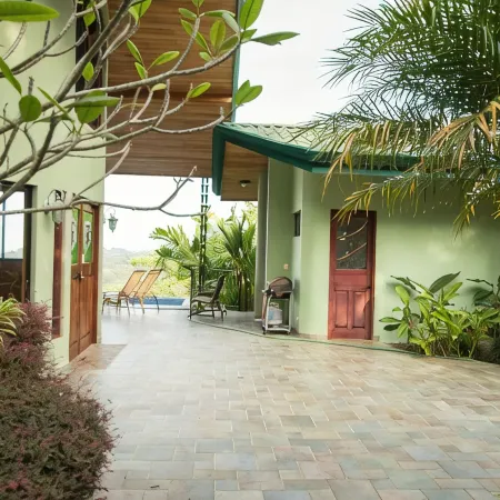 Tropical Villa with Spectacular Views!
