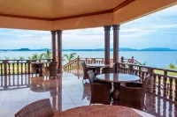 Fancy Resort Beach Hotel - parking