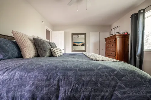 ⤃ Colorado Hideaway! 2 BR, 1.5 Bath w/AC Sleeps 6! - Wifi