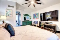 Modern 3Bd2.5BTH Incl. Misters, Pool, Spa, Pool Table, Kayaks, Pedal Boat, Bikes - 발코니