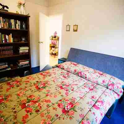 Maeburn Cottages - Self-contained Lakeside Getaway Rooms