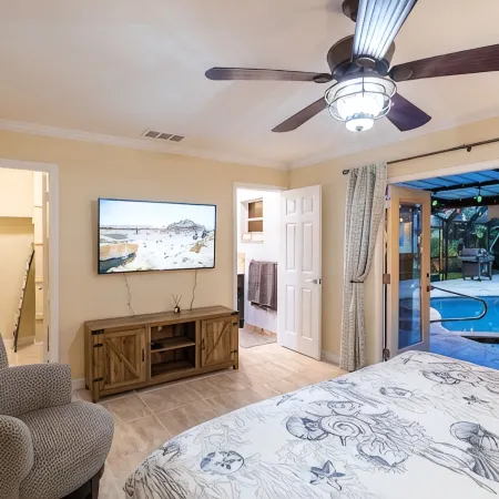 Sailfish Cove –Tropical Escape Minutes from Delray