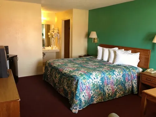 Super 7 Inn Siloam Springs - 2-Star