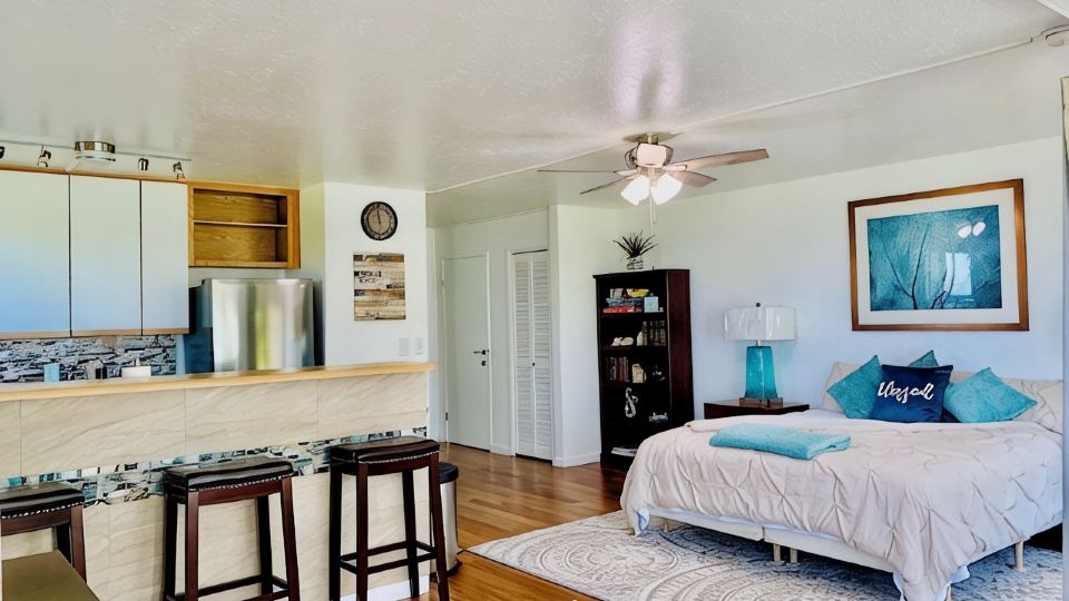 ONE OF A KIND STUDIO! ~ ON THE FAIRWAY ~ OCEAN VIEWS!