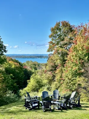 4bd/5ba Luxe Log Cabin - Sunset View of Torch Lake, Hiking Trails, Premier Golf - 5-Star