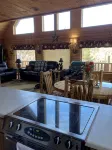 Cozy, Quiet Small Town Log Home. With Beautiful Mountain View. - Boutique