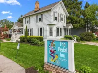 Quaint 4 Bedroom Home Just A Few Blocks To Downtown Lake Geneva - 3-Star