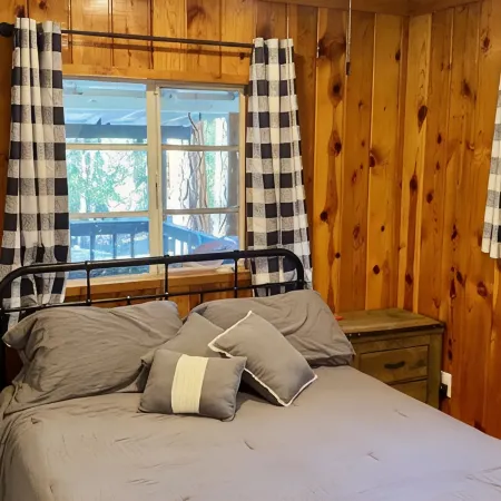 Cozy Cabin in the tall Pines! True mountain cabin vibes! Hotels in Pine