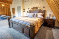 Mt Rainier,BestHome to Stay!4Bedroom_2Bath_Sleeps10,AC,Hot Tub,Car,RV Parking, - 4-Star