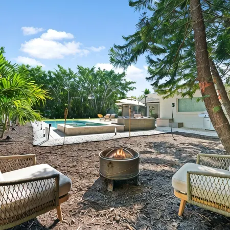 Newly renovated classic villa in exclusive neighborhood.