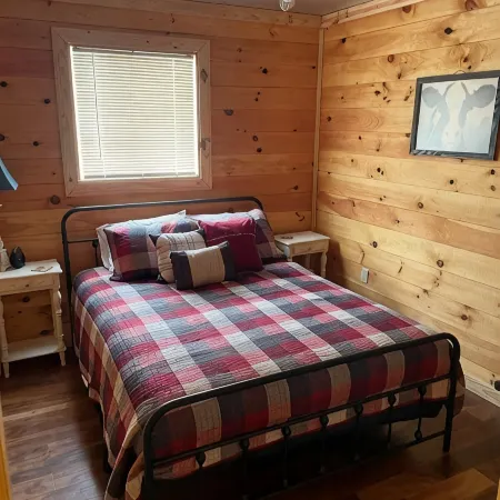 100 Aker Wood Barndominium Loft!! Two bedroom. All Amenities Provided!