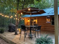 Cozy LOG CABIN in the woods w/hot tub & deck. Near Lake Ouachita & Hot Springs - Chalets