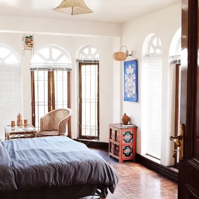 Tembas House - Parkering