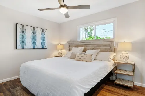 "POINT BREAK! House 2-King Beds, 1-Block to Beach! - Bungalows