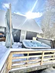 QUINN HOLLOW - Hunter Mountain Ski Cabin, Hot Tub - ブティック