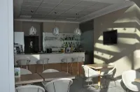 布魯斯巴爾莫勒爾藍色假日酒店酒店 - 酒吧