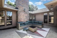 3Br Oasis with Heated Pool, Hot Tub and King Bed in Allen - Boutique