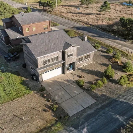 Bandon Beach and Golf Retreat, plus pet friendly.