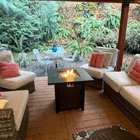 Contemporary 3bedroom / 2 bathroom house close to UO