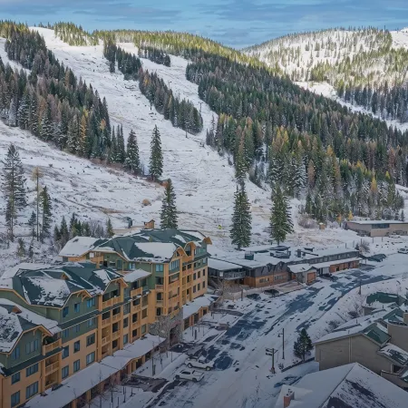 Ski in-Ski out Morning Eagle 3-bedroom condo in Whitefish