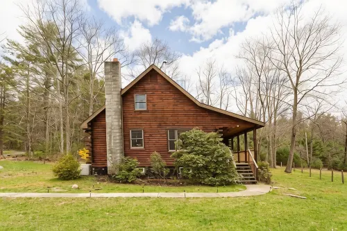 Log Cabin at the Goat Sanctuary, Healing for Humans and Animals - Wifi
