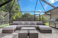 Naples Dream Escape 4BR Home, heated pool, 10min from Beach - Villas