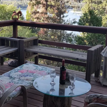 PETFRIENDLY, ROMANTIC , STUDIO WITH INCREDIBLE LAKEVIEW, PRIVATE - CLOSE TO ALL