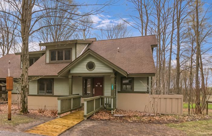 Spacious Crystal Mountain Retreat – Ski, Golf & More!