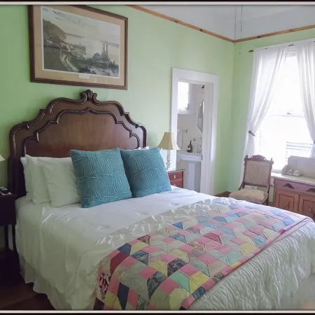 The Charleston Inn Hendersonville NC