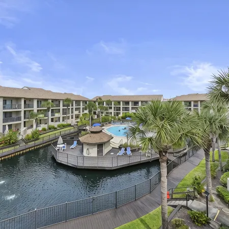 The Flirty Flamingo 3Br/2ba Top Floor Condo in St. Augustine Beach