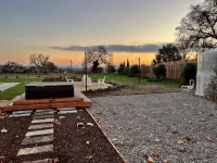 Resort-Like Amenities Inside & Out, Close to Downtown Paso, Great for Families - Homestays