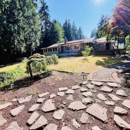Cozy 1BR w/ Garden Oasis and Free Parking Hotels in Bothell