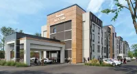Hampton Inn & Suites by Hilton Montreal-Dorval - parking